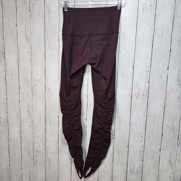 Lululemon Women's Wunder Under Stirrup Leggings Bordeaux Drama Pants Size 6. - Picture 9 of 12